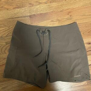 Patagonia Women's Hybrid Shorts in Rich Brown